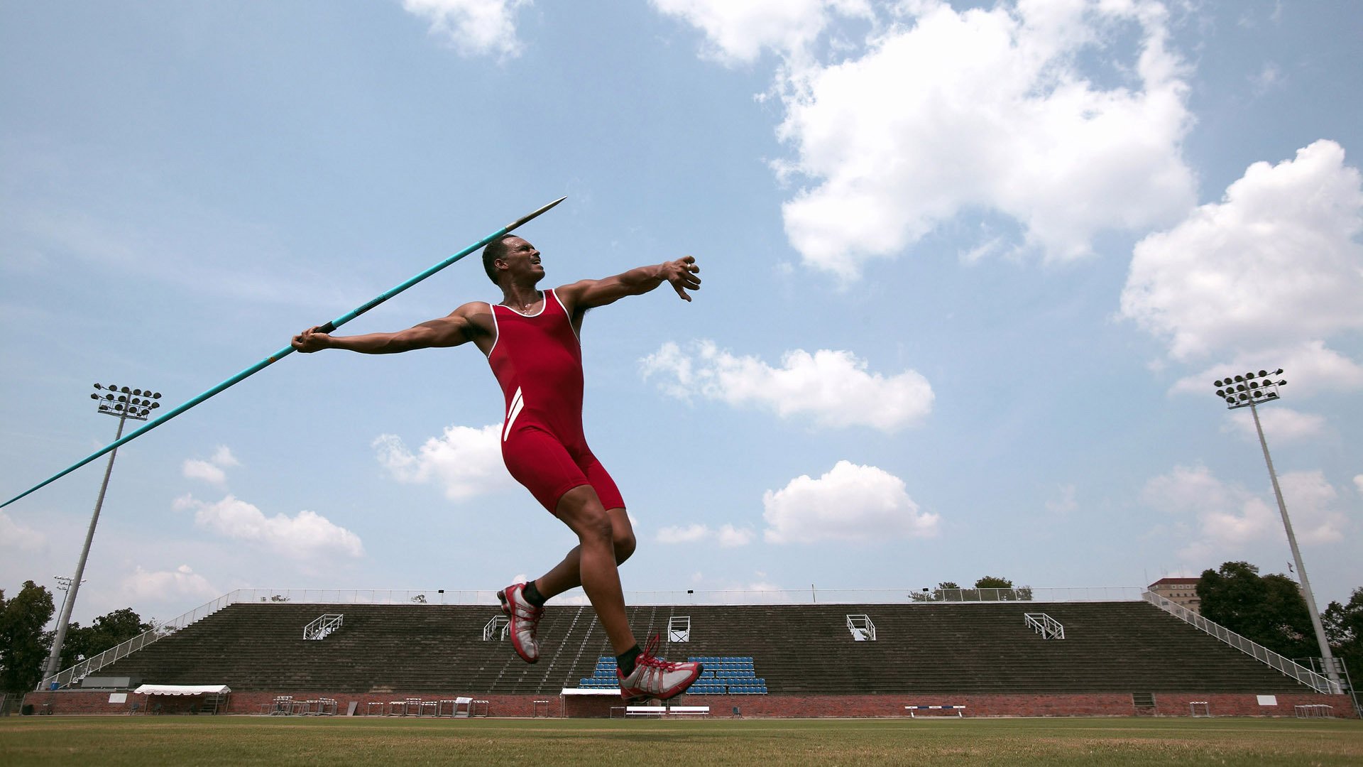 “母亲节与妈妈一起跳广场舞”活动 日常运动者易上手